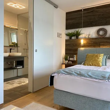 Od Moore Starigrad Paklenica