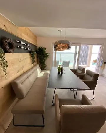 Od Moore * Starigrad Paklenica