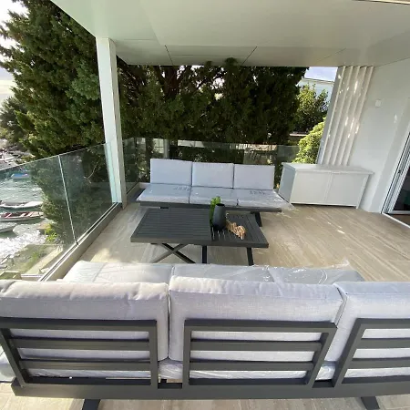 Villa Od Moore
