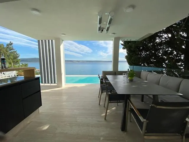 Od Moore Villa *