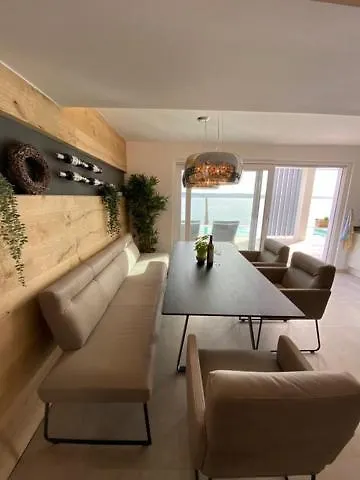 Od Moore * Starigrad Paklenica