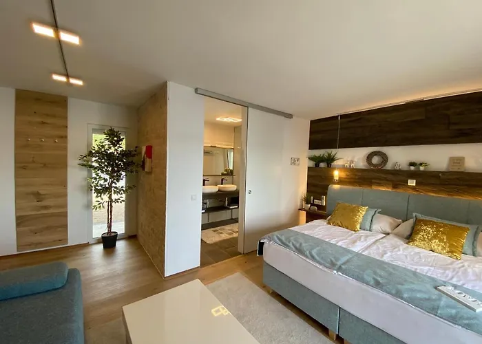 Od Moore * Starigrad Paklenica